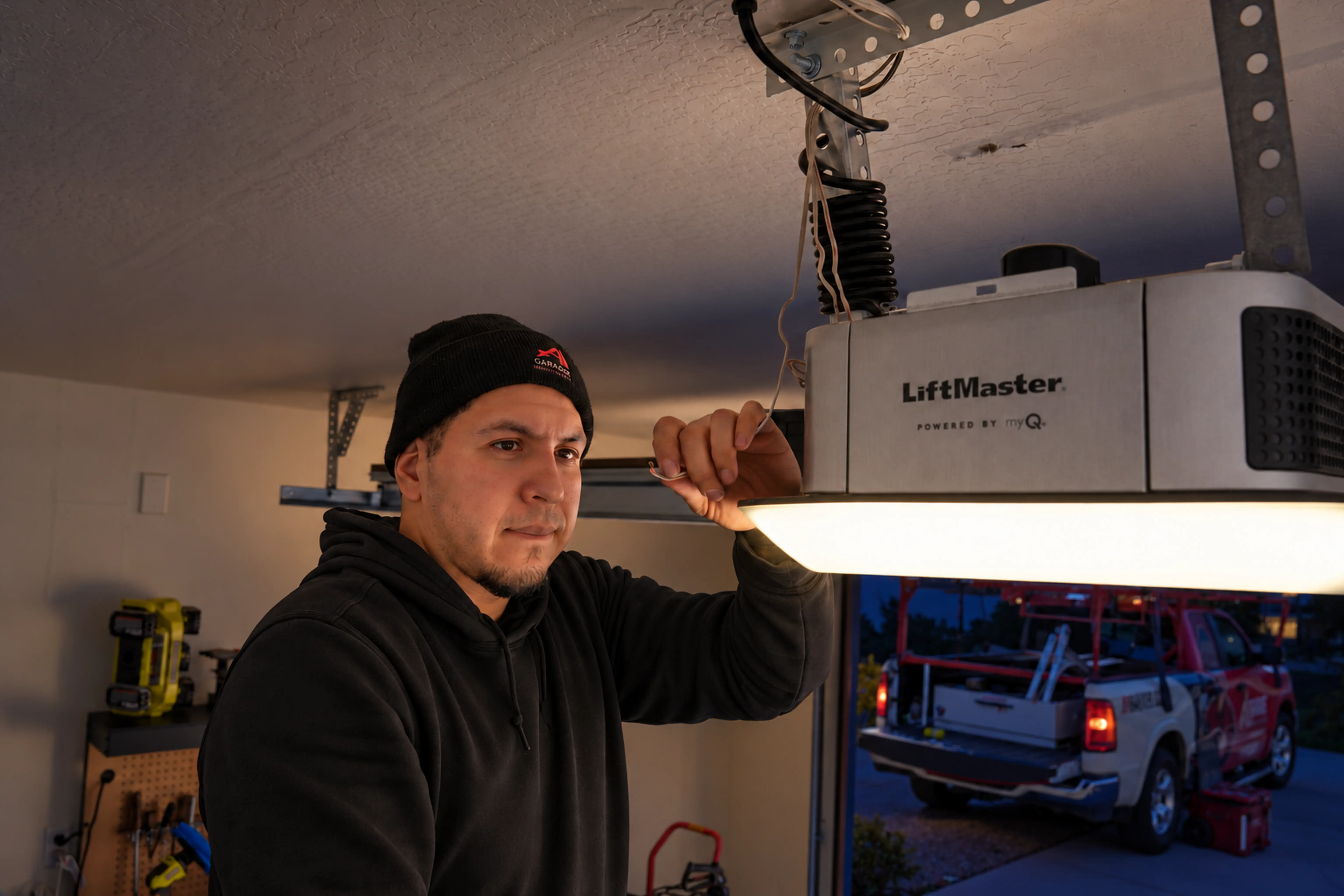 24/7 emergency garage door repair